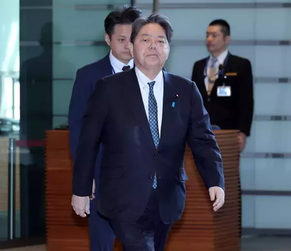 林総務相、選挙報告書訂正で陳謝！「秘書が不適切処理」辞任は否定