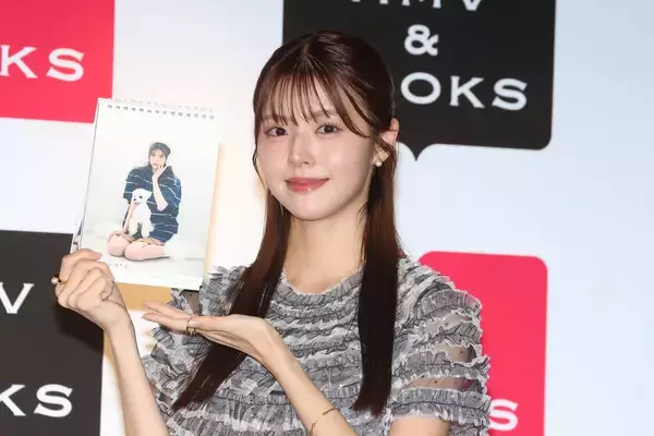 鈴木ゆうか、20代最後カレンダーで過去ベスト更新だ！「1月の“もこもこ”おそろがお気に入り」