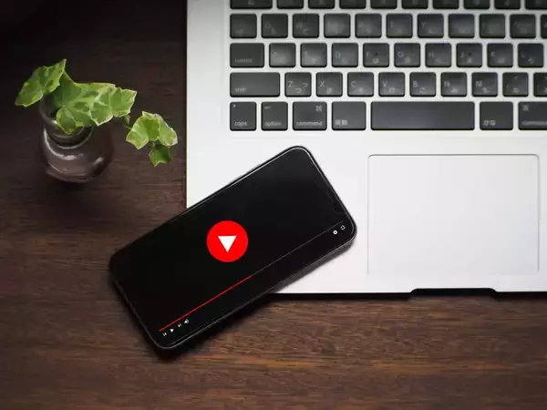 AdoのMV、公開停止！「クリエイティブの一部を無断で使用」が理由