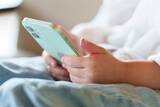 「下の子ほどスマホを長時間使っている？“親の寛容さ”科学的に証明」の画像1