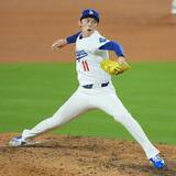 「ドジャース、薄氷勝利で先勝！“新守護神”佐々木朗希、失点も何とか逃げ切り勝ち」の画像1