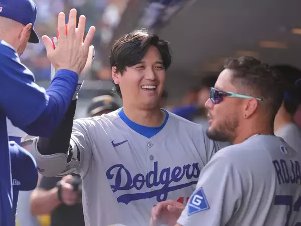 「大谷翔平、6回3失点の力投でプレーオフ初白星！佐々木朗希は日米通じて初のセーブ。ドジャースは逆転勝利へ！」の画像