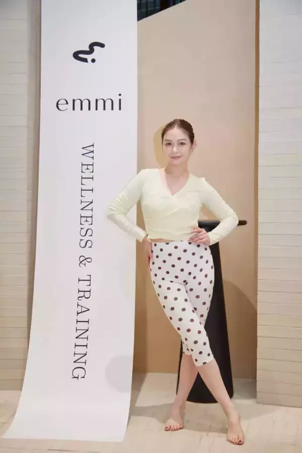 「村重杏奈、家が「熱帯雨林のような湿度」と告白。「ちょっと嫌な瞬間もあるんですけど…」」の画像