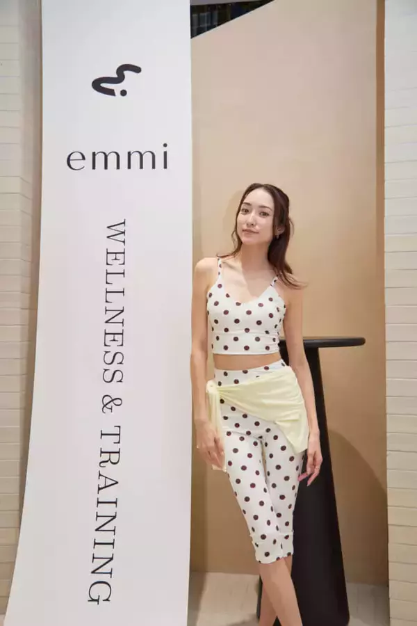 「村重杏奈、家が「熱帯雨林のような湿度」と告白。「ちょっと嫌な瞬間もあるんですけど…」」の画像