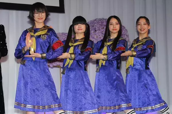 「10周年の新しい学校のリーダーズが決意「新たな段階に足を踏み入れたい」ベストドレッサー賞」の画像