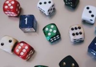 ギャンブルの起源、定説を6000年遡る。1万2000年前のサイコロ発見