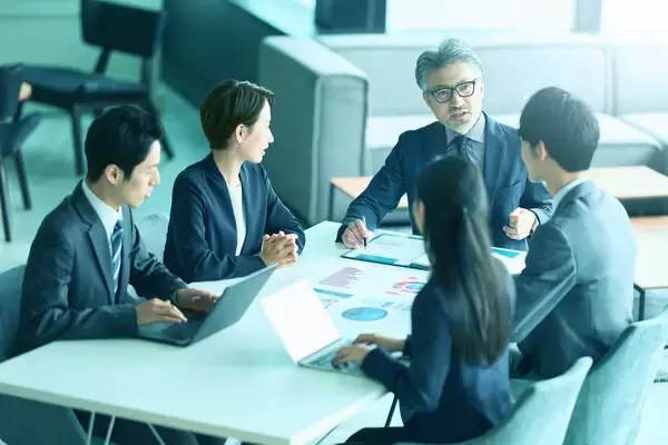 「組織」と「人」の真価はどこで露呈するか？   会社組織の「人間関係」論【福田和也】