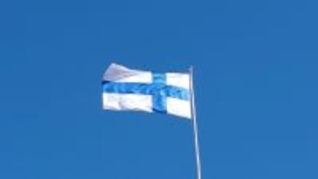 「乳首で車両ひっぱる」フィンランドのサーカス芸人、ギネス世界記録を更新