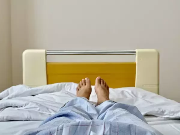 「【脳梗塞】出版局長 17日間の急性期病院を退院しリハビリテーション病院へ……真夜中でも漏らす前にナースコール！【真柄弘継】連載第2回」の画像