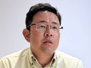 「笑ってコメントする神経がわからない」古謝玄太・沖縄県知事の会見に批判殺到　那覇ホテル女性殺害事件
