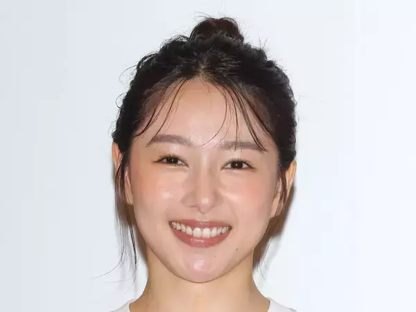 桜井日奈子がユニクロ✕Bリーグイベントに登場。オリジナルバスケTシャツづくりに挑戦