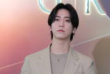 「亀梨和也＆本田翼、キラキラダイヤで登場！亀梨のまだ光っていない部分は「SNS投稿」」の画像2