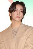 「亀梨和也＆本田翼、キラキラダイヤで登場！亀梨のまだ光っていない部分は「SNS投稿」」の画像5