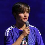 「サッカー日本代表MF久保建英、担架で運ばれ負傷交代…左太もも裏押さえ、起き上がれず」の画像1