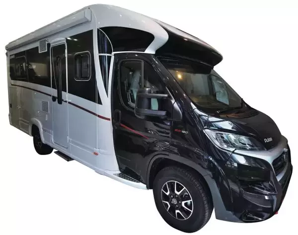 「【キャンピングカー図鑑】車中泊キャンプ最高‼️ 家族みんなで「安心」遊べる､喋れる､トラベる‼️《キャンピングカーがもたらす非日常のアウトドアライフ》」の画像