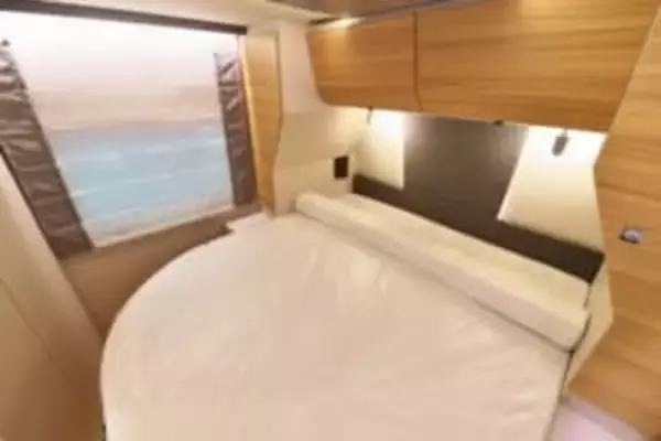 「【キャンピングカー図鑑】車中泊キャンプ最高‼️ 家族みんなで「安心」遊べる､喋れる､トラベる‼️《キャンピングカーがもたらす非日常のアウトドアライフ》」の画像