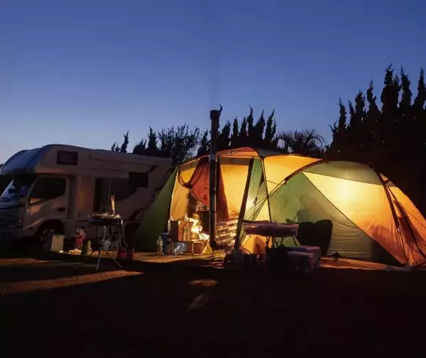 【キャンピングカー図鑑】車中泊キャンプ最高‼️ 家族みんなで「安心」遊べる､喋れる､トラベる‼️《キャンピングカーがもたらす非日常のアウトドアライフ》