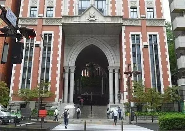 「この世の美食を食って食って食い尽くす『ミシュランガイド』は食いしん坊のバイブルだ！【ミシュラン三ツ星完全制覇への道】」の画像