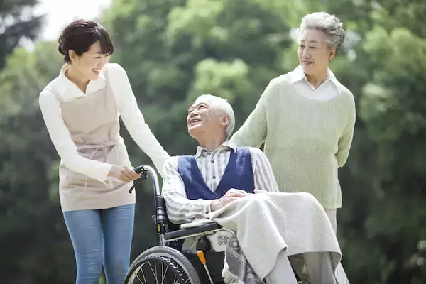 【三方よしの現場】介護事業者・被介護者とその家族を「快適にさせる」DX化によるイノベーション