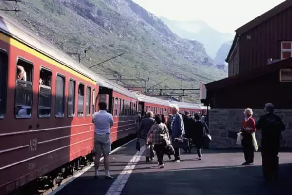 「北欧屈指の絶景路線をたどりベルゲンへ」の画像