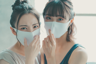 2022年、日本人はマスクを外せるか？ マスクは「感染対策」「道徳的ルール」を経て「人間関係の意思表示」となる!?【松野大介】