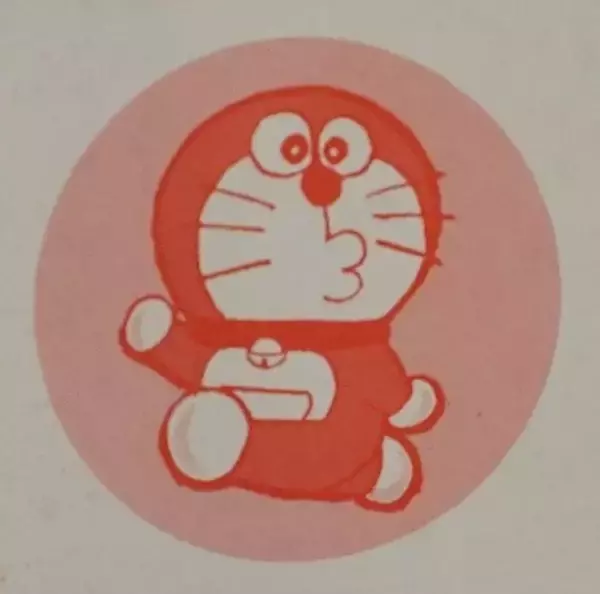 「万国共通の愛情表現「キス」。その絵文字・顔文字にも文化の違いがこんなに出る」の画像