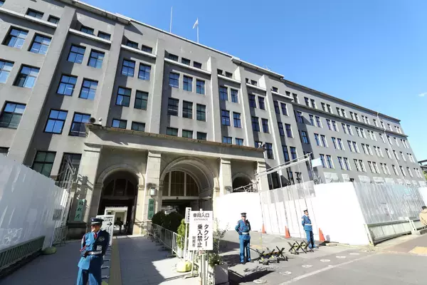 「『堂々たる白タク配車アプリ』と評判の「CREW」を巡る論争が拓く未来」の画像