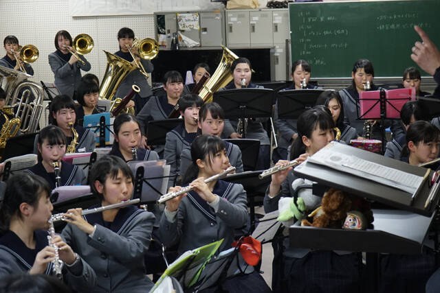 悲劇 に流れた涙を糧に結束した吹奏楽部員たちの物語 精華女子高等学校に咲いた 華 ひとつ目のコトバ 19年8月22日 エキサイトニュース 3 7