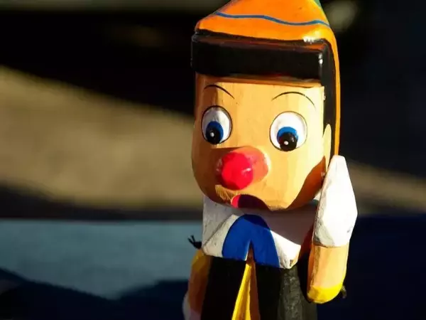 ディズニーのアトラクションには物語の世界に引き込む、たくさんの工夫があった！