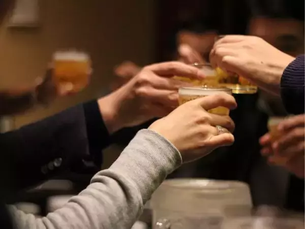 2人に1人は気にしている“忘年会・新年会”の「足の臭い」問題～選びがちなな座敷に幹事は要注意～