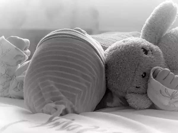 「白くて赤い皮膚に若き母が「道化師のよう…」と絶句。難病「道化師様魚鱗癬」の息子と向き合った母の覚悟」の画像