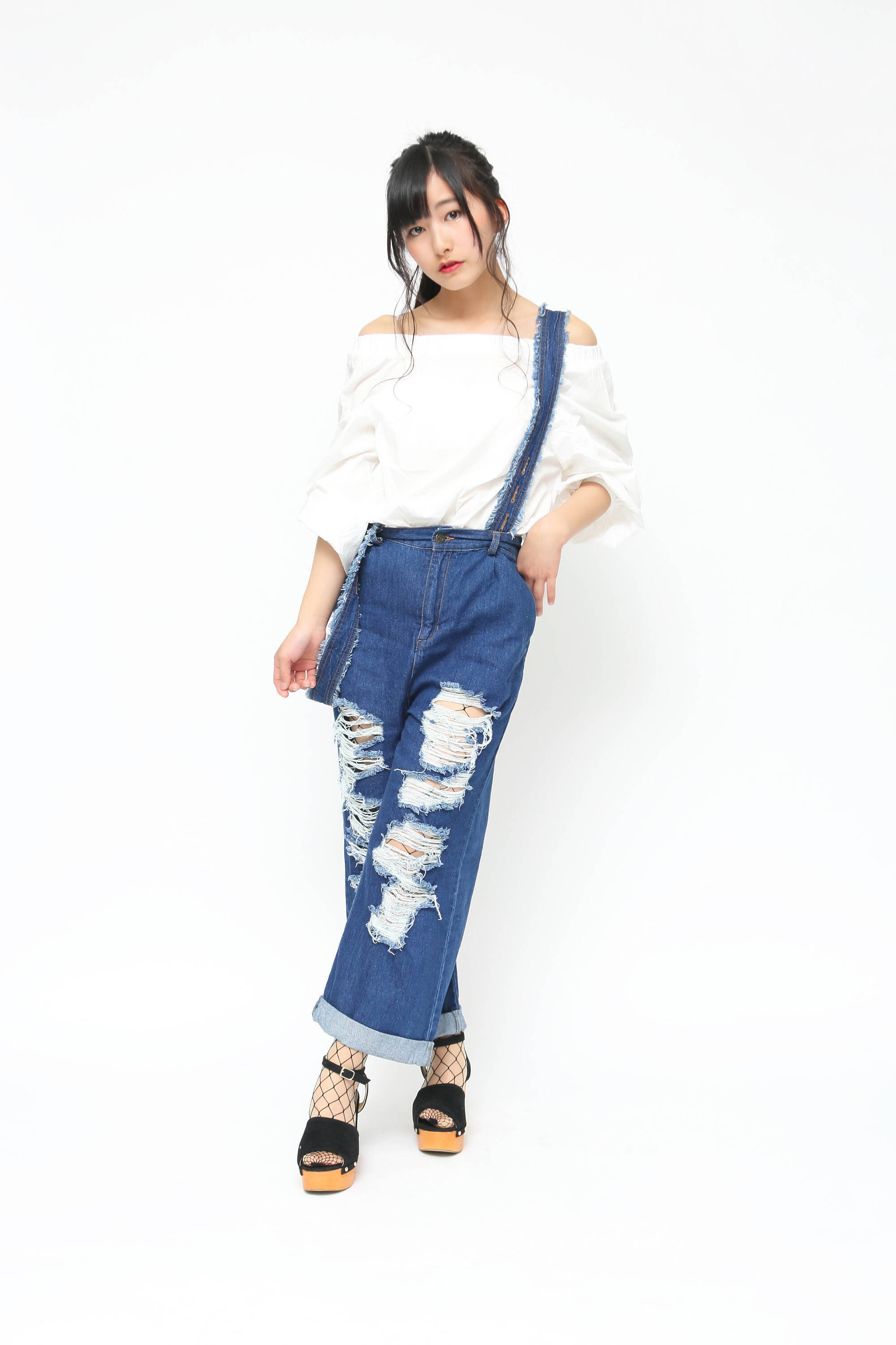 Ngt48髙橋真生 私服がおしゃれ と思うメンバーはやっぱり自分ですかね 笑 17年4月13日 エキサイトニュース