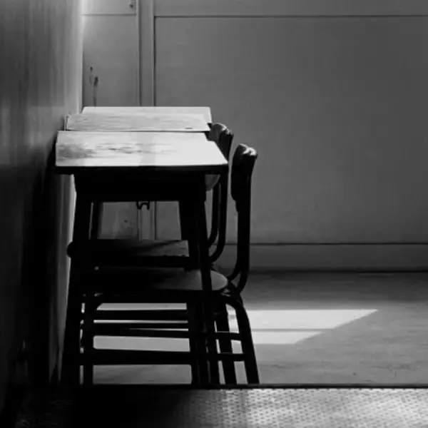 「なぜ今、教師の「権威」は失墜しているのか？」の画像