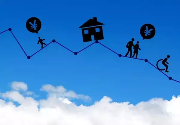 定年後の家計、食費や住宅ローンより怖いもの