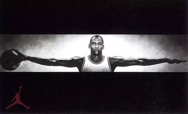 戦闘機とサメの歯からインスパイアされたAJ5【エアジョーダン秘史（５）】