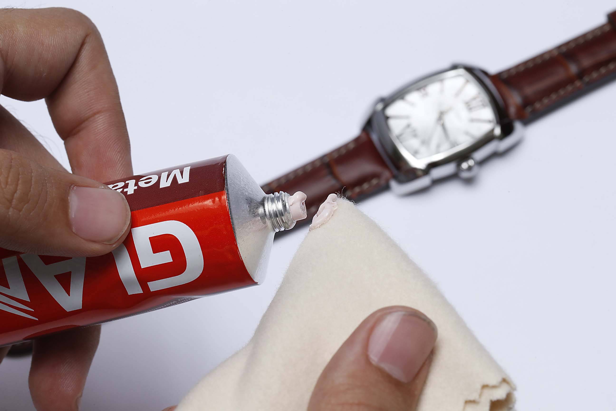 防水時計で温泉に入るのはアリ？ ナシ？ 紛らわしい時計のメンテ俗説９選