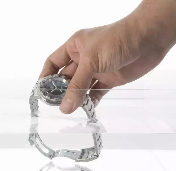 「防水時計で温泉に入るのはアリ？ ナシ？ 紛らわしい時計のメンテ俗説９選」の画像