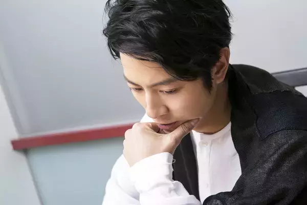 「溝端淳平の21歳「大学生活が羨ましいと思ったこともあります」」の画像