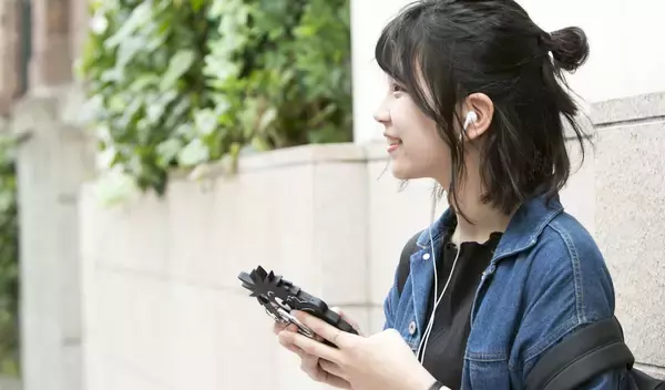 「妄想イヤホン半分こ！ 今、かわいい女の子は何を聴いているか聞いてみた。（１）」の画像