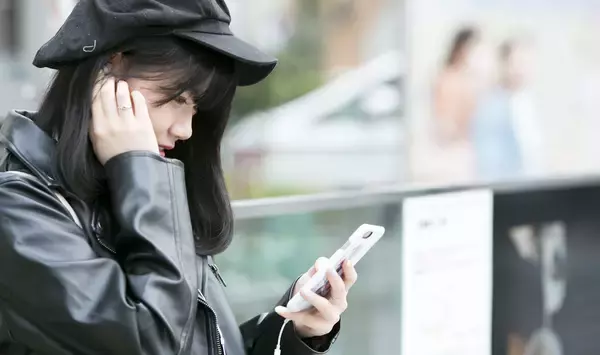 「妄想イヤホン半分こ！ 今、かわいい女の子は何を聴いているか聞いてみた。（１）」の画像