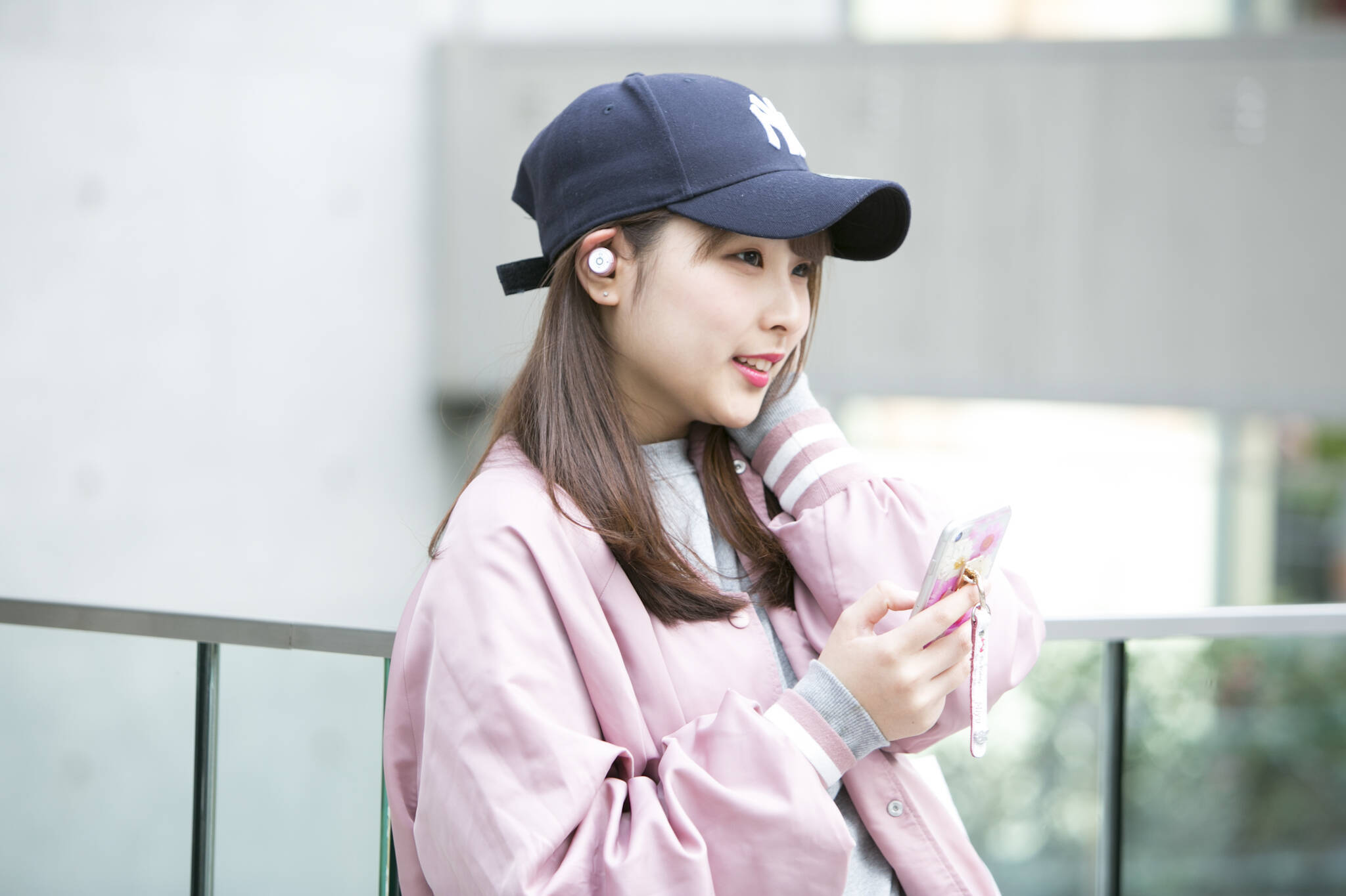 妄想イヤホン半分こ！ 今、かわいい女の子は何を聴いているか聞いてみた。（１）