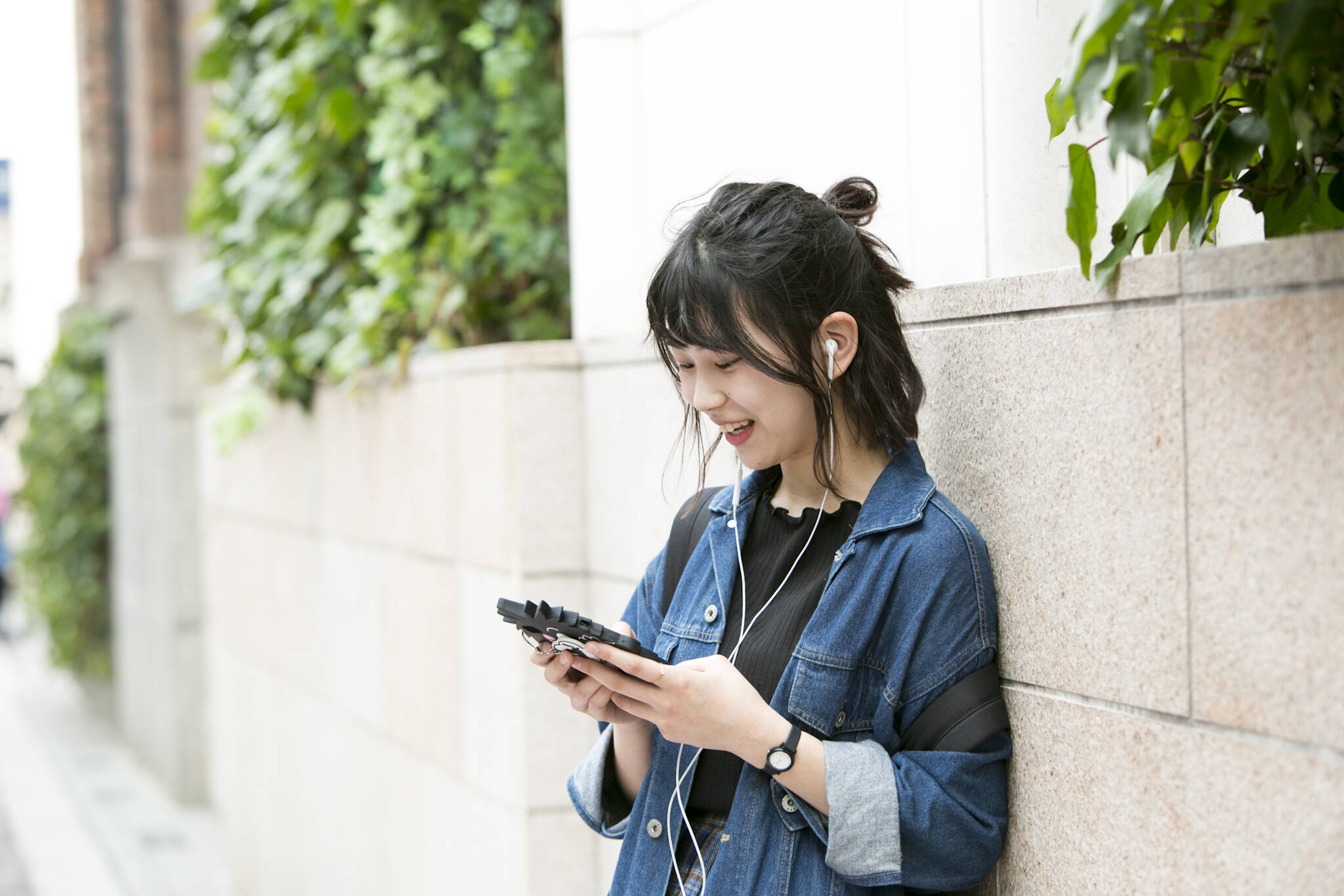妄想イヤホン半分こ！ 今、かわいい女の子は何を聴いているか聞いてみた。（１）