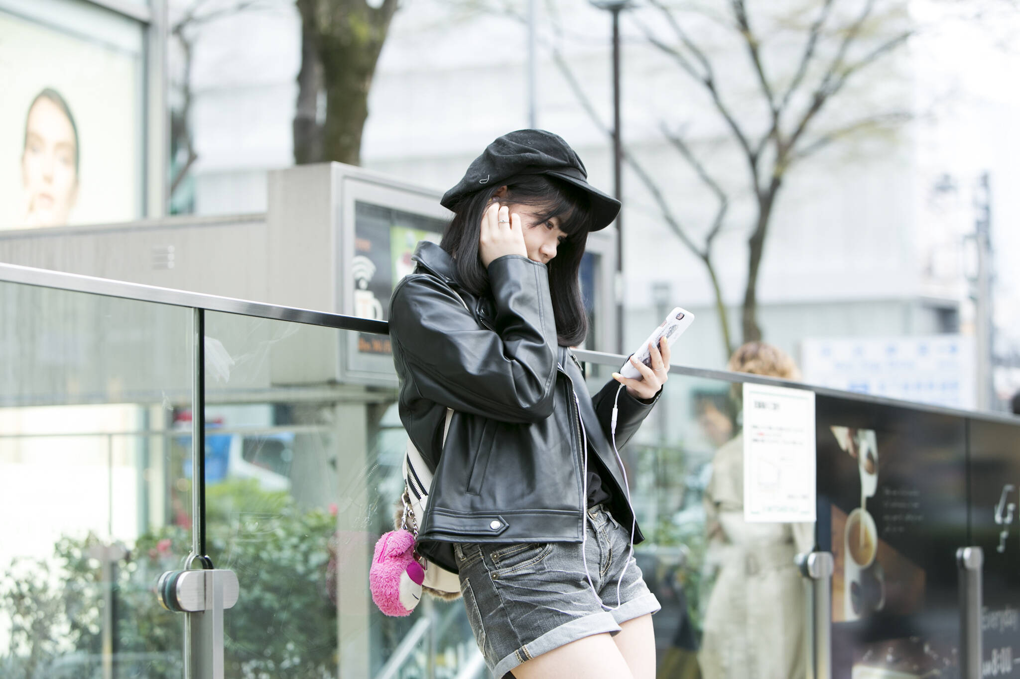 妄想イヤホン半分こ！ 今、かわいい女の子は何を聴いているか聞いてみた。（１）