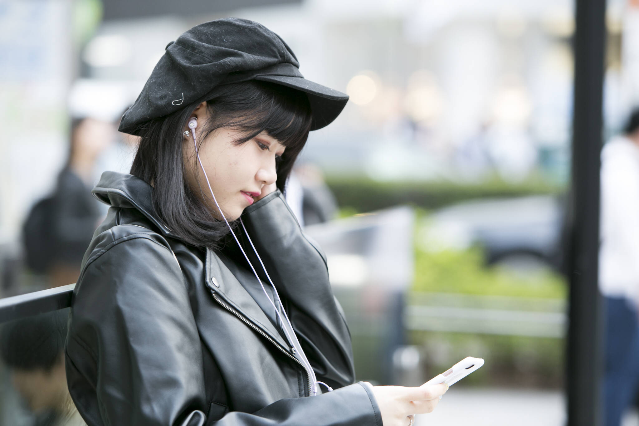 妄想イヤホン半分こ！ 今、かわいい女の子は何を聴いているか聞いてみた。（１）