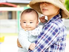 難病を持って我が子が産まれた瞬間 ごめんね と謝る妻 神も仏もない と悲嘆する夫 19年12月24日 エキサイトニュース
