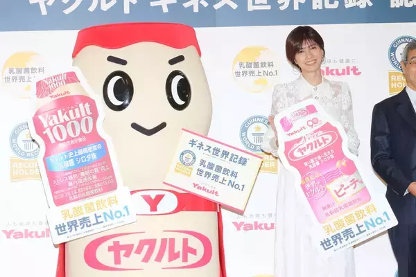 「アラフィフとは思えぬ輝き！内田有紀の美しさの秘訣は「すべてに感謝すること」」の画像