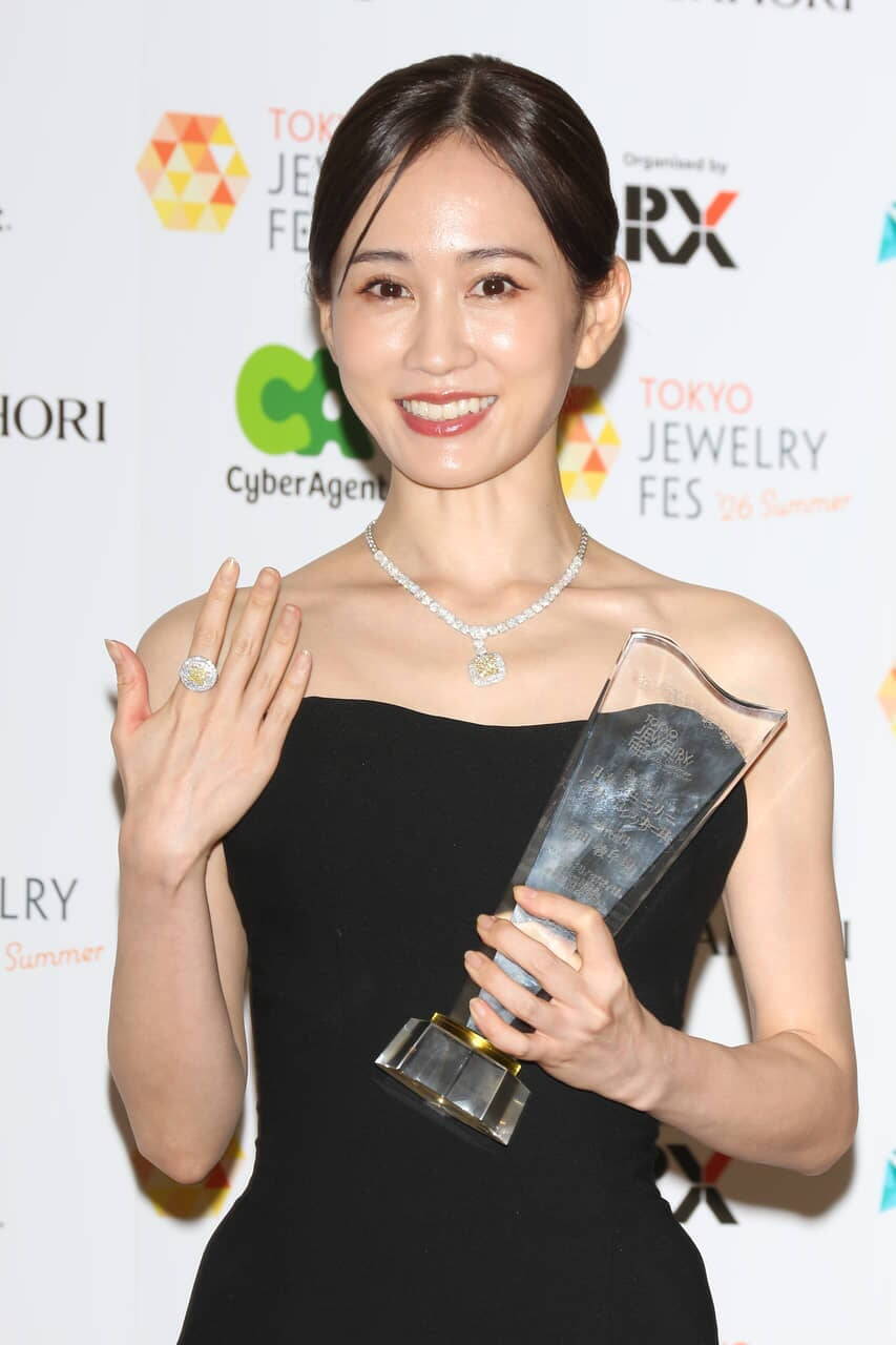 美魔女になった前田敦子「35歳という節目なのですてきなジュエリーをお迎えできたら」