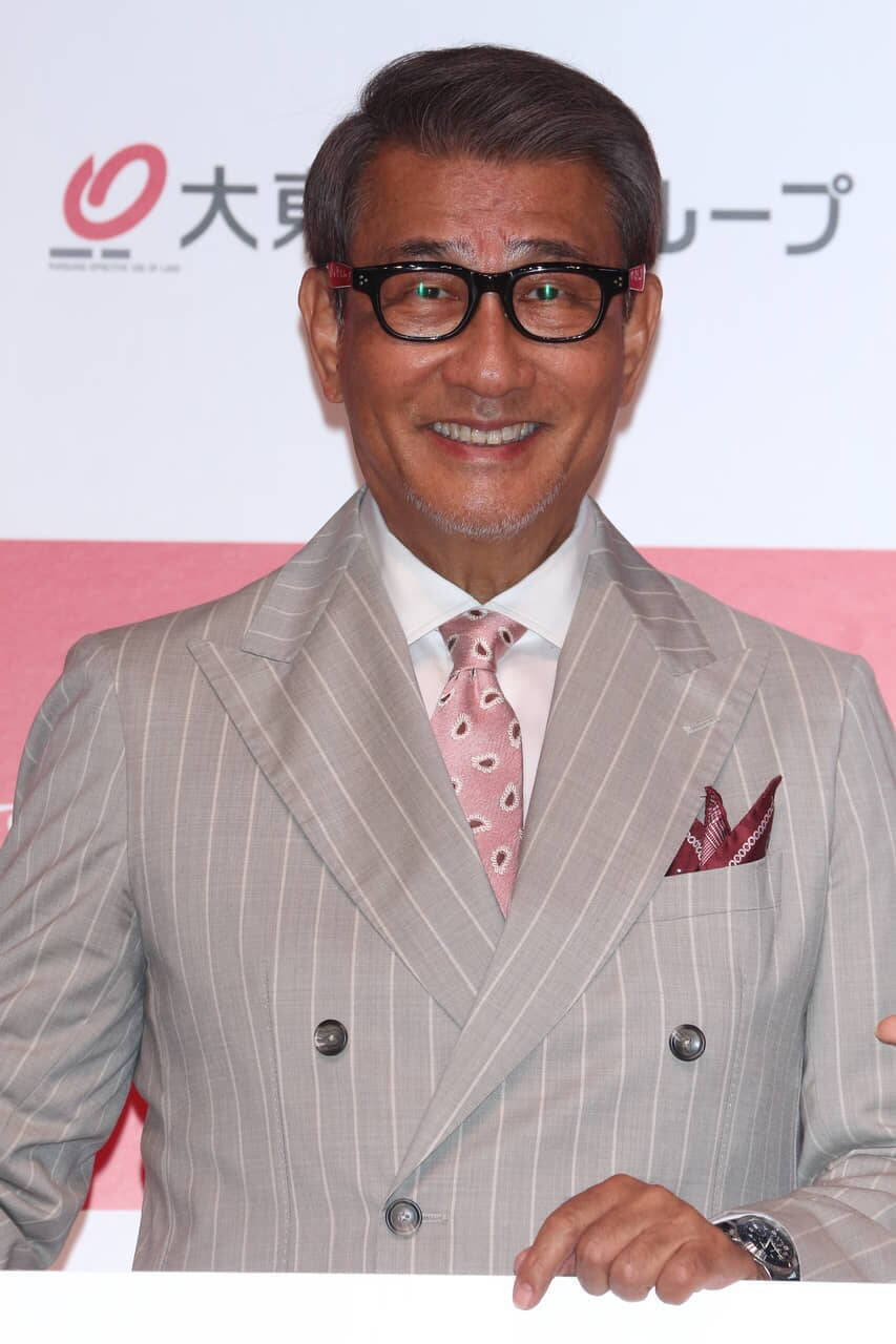 「過去の遺産でメシを食わない」山之内すずが感銘を受けた、64歳レジェンド俳優の教え