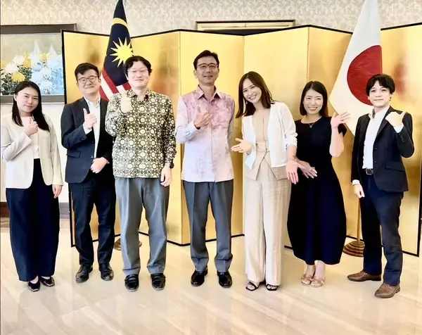 優木まおみ、移住先のマレーシアで躍動！ 日本の特命全権大使とランチ