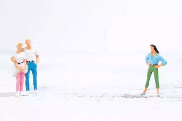 20代の童貞・処女率は30％超…コンドームメーカーが衝撃の調査結果発表